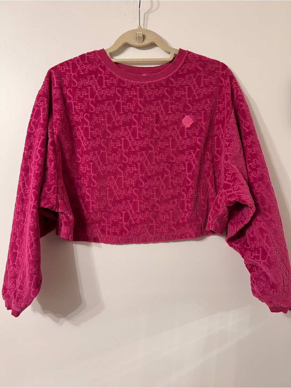 SAVAGE FENTY RIHANNA PINK CROPPED VELOUR LOGO SOFT CREW NECK LONG SLEEVE ✨